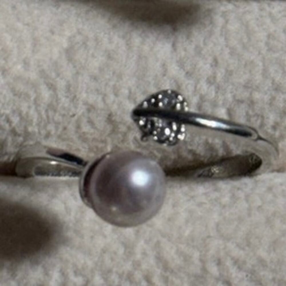 Genuine Pearl Bypass Ring - Adjustable